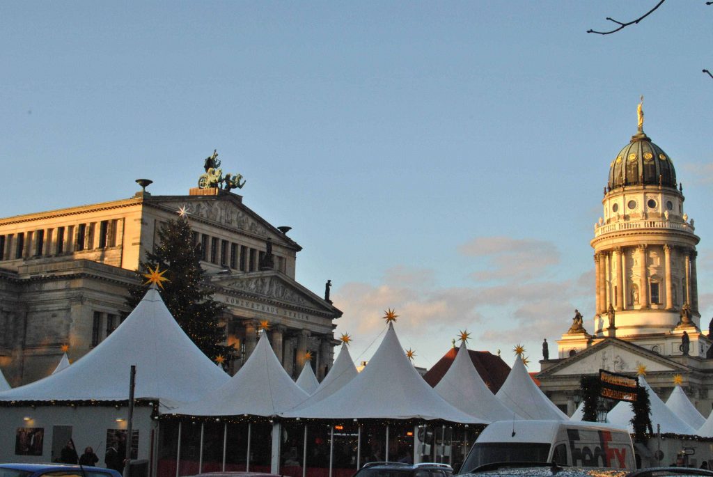 Exploring Berlin with kids, as a family of 9. 48 hours in Berlin while we explore the Christmas markets. #berlinwithkids #berlin #germany #christmasmarkets