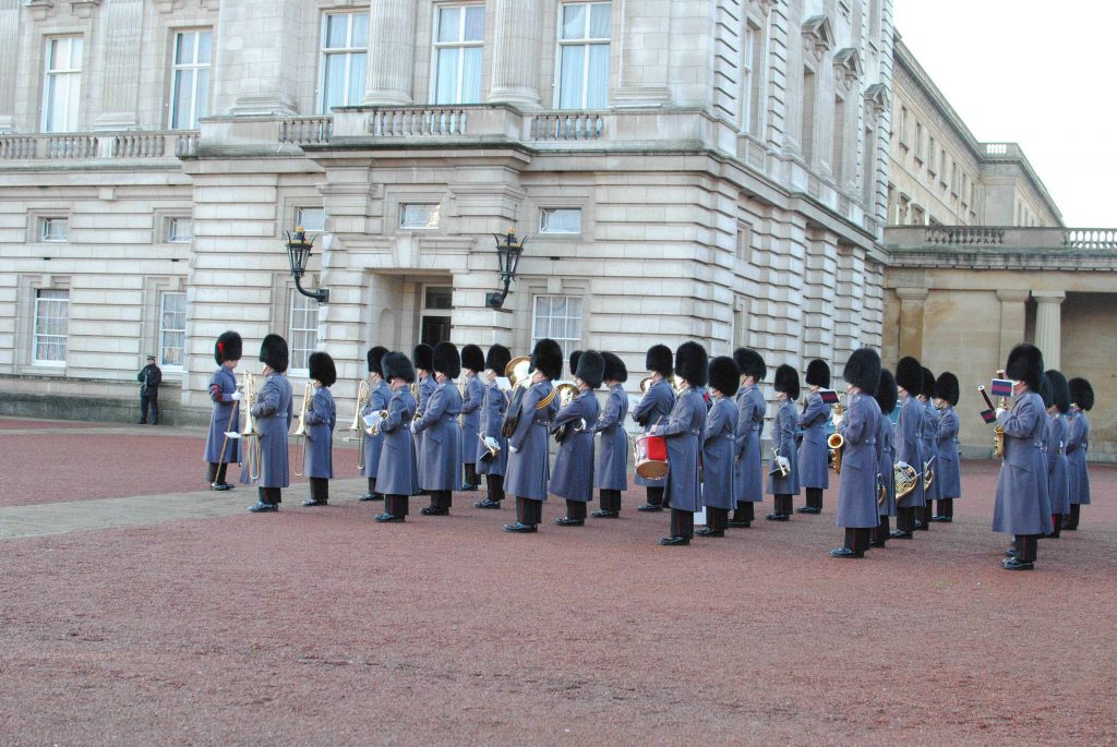 Christmas in London Itinerary With kids: London is one of the worlds great city's and can leave you overwhelmed. Learn what's open and what to do on Christmas day in London with kids