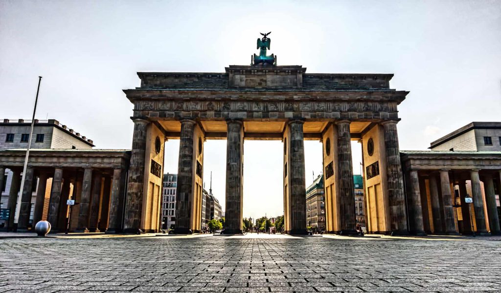 Exploring Berlin with kids, as a family of 9. 48 hours in Berlin while we explore the Christmas markets. #berlinwithkids #berlin #germany #christmasmarkets