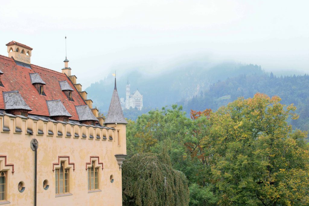 Ultimate Guide to Castles Neuschwanstein and Hohenschwangau include bus routes, timings and quick review of how to do it all with the little ones