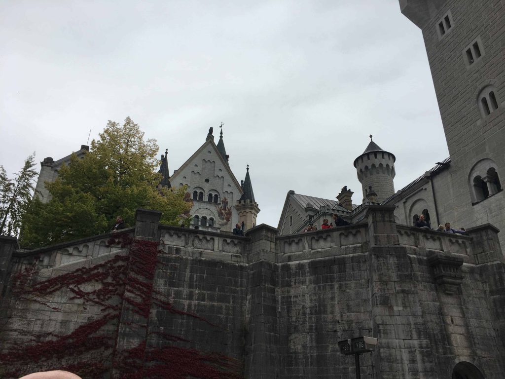 Ultimate Guide to Castles Neuschwanstein and Hohenschwangau include bus routes, timings and quick review of how to do it all with the little ones