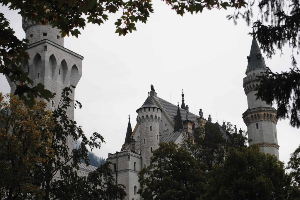 Ultimate Guide to Castles Neuschwanstein and Hohenschwangau include bus routes, timings and quick review of how to do it all with the little ones