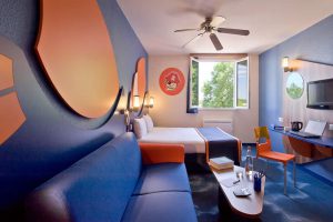 How to prepare for Disneyland Paris with kids; What you should know before booking.
