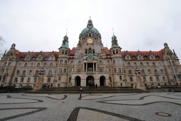 The city of Hannover, on the River Leine, is the capital and largest city of the German state of Lower Saxony (Niedersachsen). Here, you will enjoy the exceptional urban architecture, royal history and impressive green spaces that Germany is famous for. #germany #hannover #lowersaxony #royal #castle #schloss #germanywithkids #thingstodo