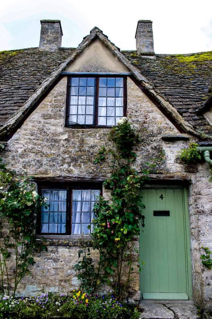 The Cotswolds are more than a day trip from London. This is what you need to know to have an extraordinary time in these gorgeous English villages. Top 10 things to do in Cotswolds England with kids | Family travel | Travel with kids