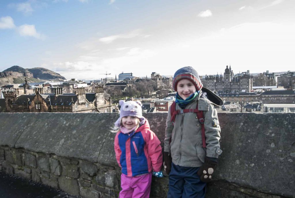 City Guide - Edinburgh a guide for first timers. What to do and where to eat and stay in Edinburgh Scotland. Edinburgh with kids, Scotland with kids, Family travel, Travel with kids